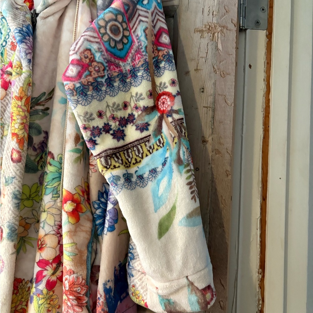 Johnny Was Vibrant Floral Hooded Coat size large,zip front, hooded with pockets - Picture 6 of 11